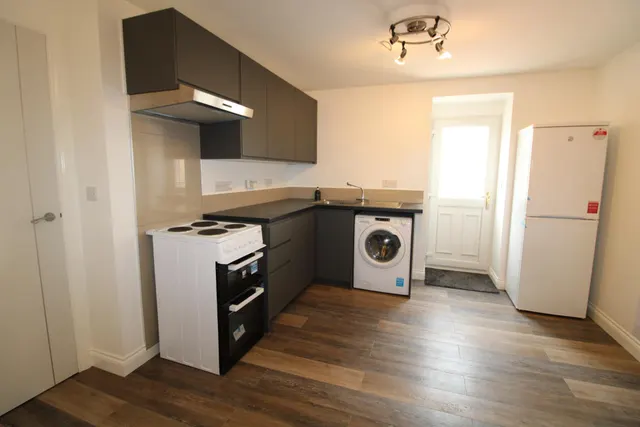 Photo 3 — Grahams Road, Falkirk, FK1