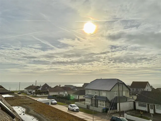 Vernon Avenue, Peacehaven, photo 2