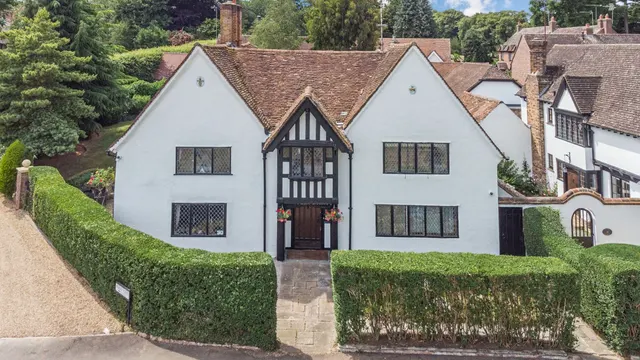 Leyton Road, Harpenden, AL5 2JB, photo 1