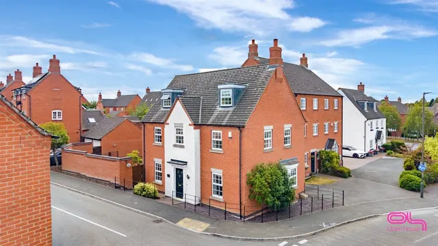 Cranfield Avenue, Church Gresley, DE11, photo 2