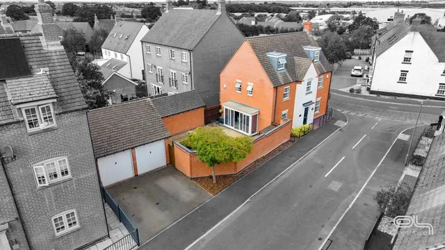 Cranfield Avenue, Church Gresley, DE11, photo 1