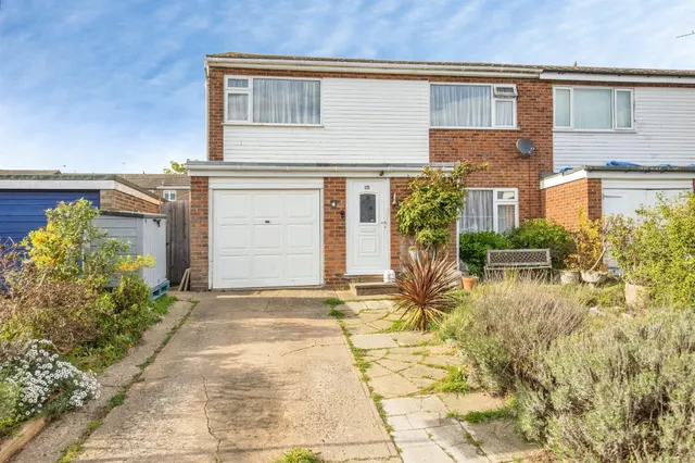 Photo 3 — Gravel Hill Way, Harwich