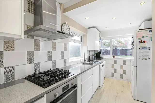 Connaught Avenue, Hounslow, TW4, photo 3