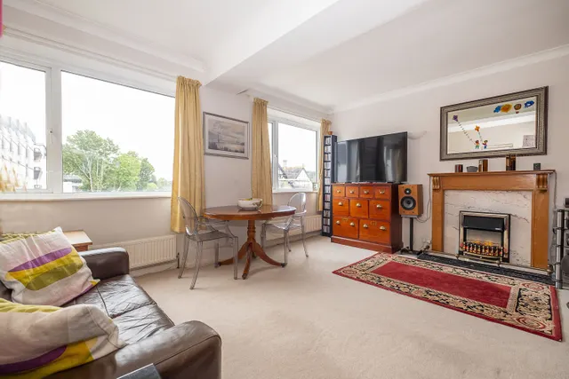 Photo 2 — Twickenham Road, Teddington, TW11