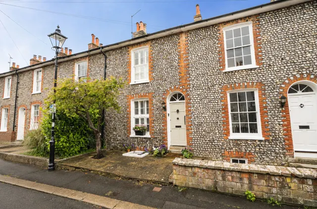 Washington Street, Chichester, PO19, photo 1