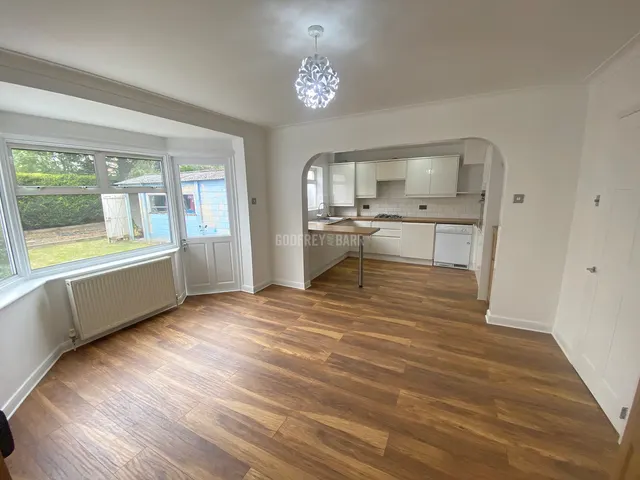 Devonshire Road, Mill Hill East, NW7, photo 2