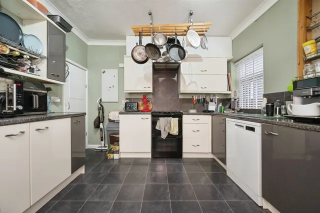 Photo 3 — Weston Grove Road, Southampton