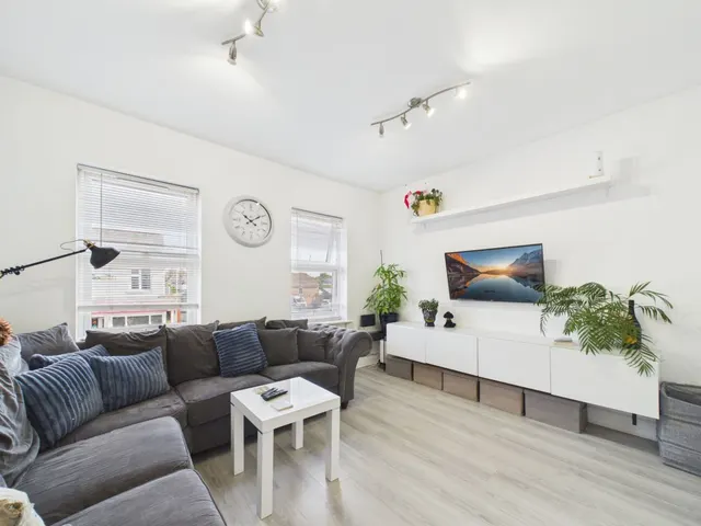 1 bedroom flat, School Road, Tilehurst, RG31