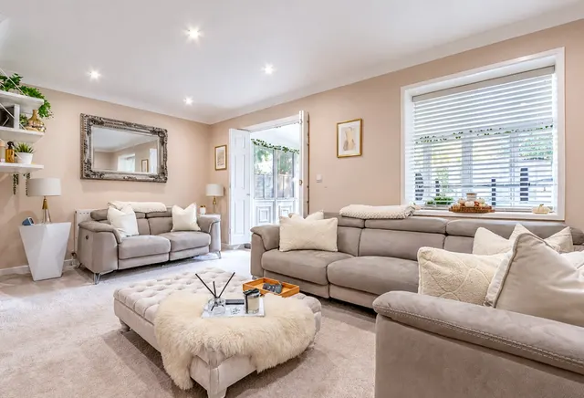 Saxonhurst Gardens, Bournemouth, BH10, photo 2