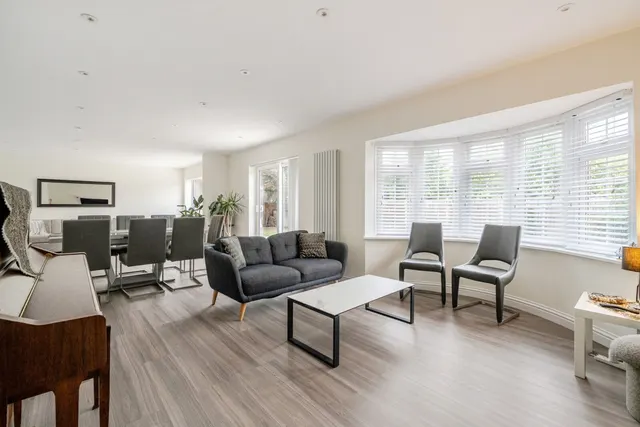 Westridge Avenue, Purley on Thames, RG8, photo 3