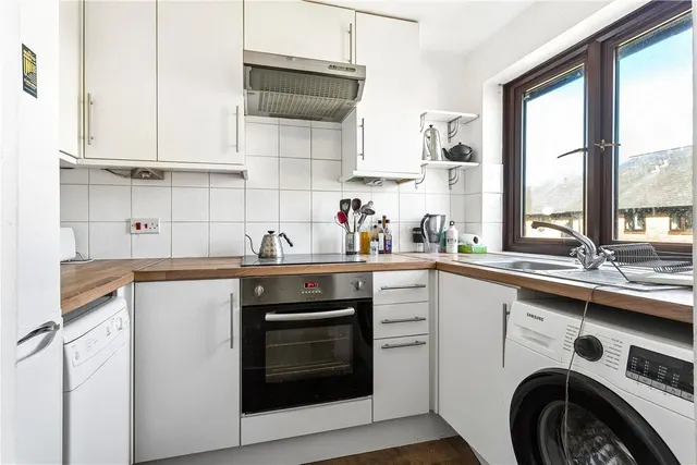 Riverside Close, London, E5, photo 2