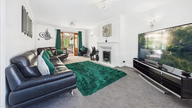 Enfield Gardens, Peterborough, photo 2