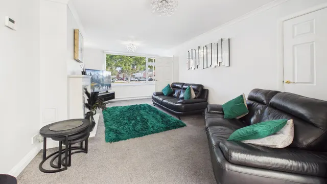 Enfield Gardens, Peterborough, photo 3