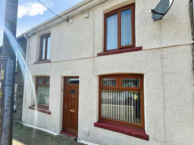 High Street, Bridgend, CF32, photo 1