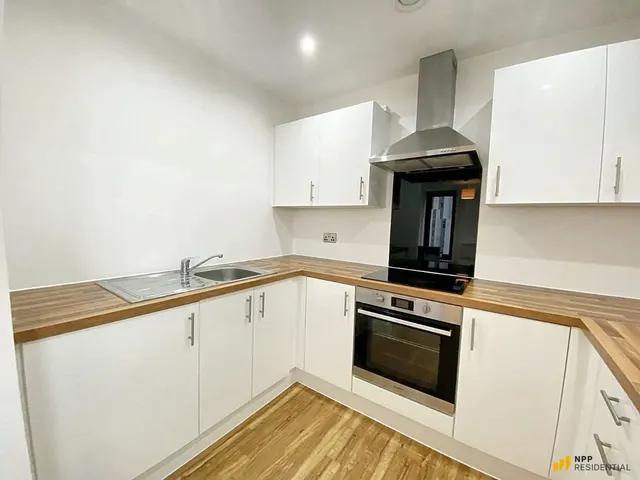 Photo 3 — 11 Michigan Avenue, Salford, Lancashire, M50 2HH