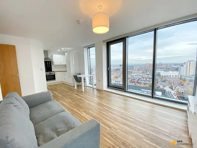 Photo 2 — 11 Michigan Avenue, Salford, Lancashire, M50 2HH
