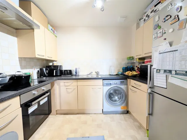 Holyhead Mews, Slough, photo 3