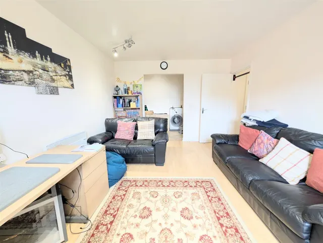 Holyhead Mews, Slough, photo 2