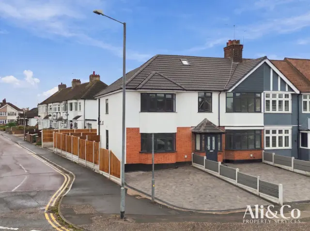 Dock Road, Grays, photo 1