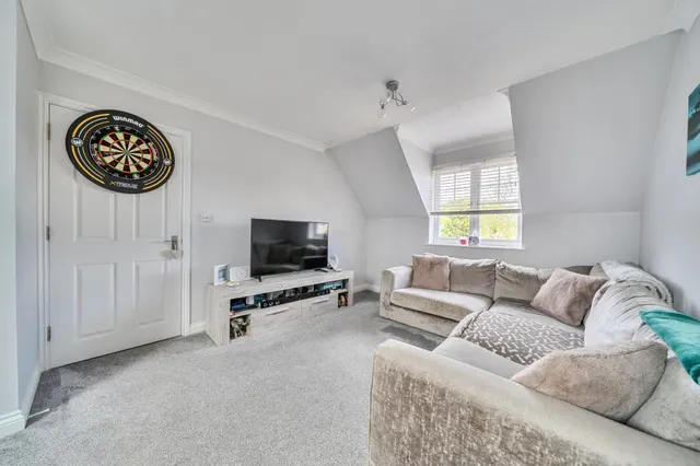 Hawthorne Close, Thatcham, RG18, photo 3