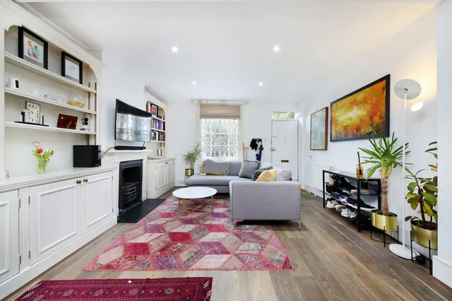 Battersea Church Road, London, SW11, photo 2