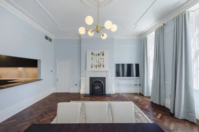 Photo 3 — Hinde Street, Marylebone, London