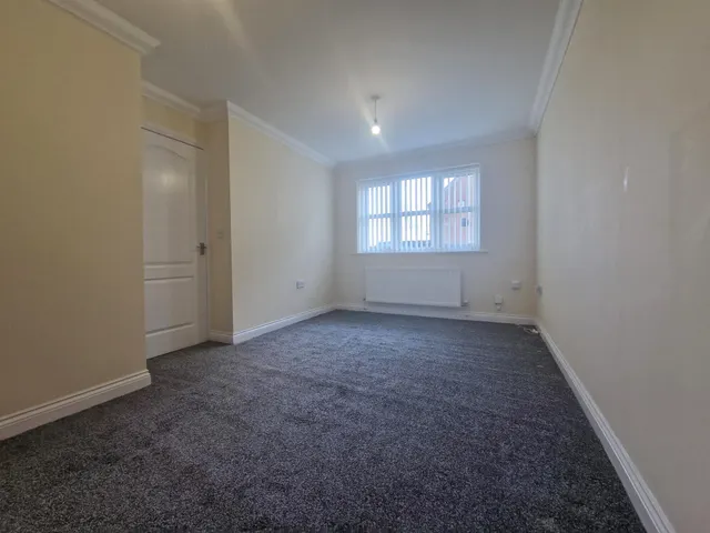 Sandringham Court, Streethouse, WF7, photo 3