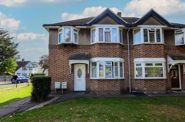 Locket Road, Harrow, HA3, photo 1