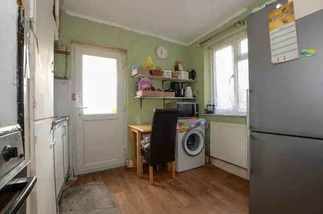Locket Road, Harrow, HA3, photo 2
