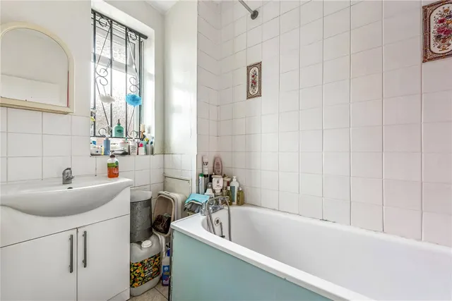 Photo 3 — Portland Rise, London, N4