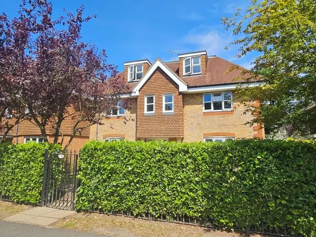 Church Road, Great Bookham, KT23, photo 1