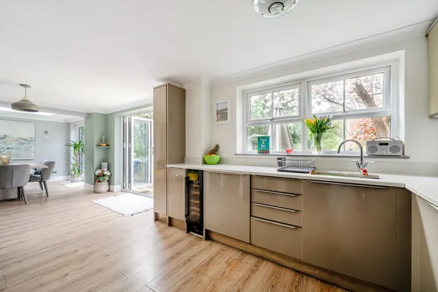Underwood Road, Haslemere, GU27, photo 2