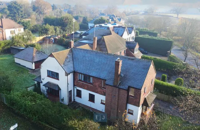 Courtland Drive, Chigwell, IG7, photo 1