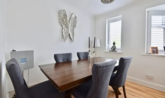 Craddocks Parade, Ashtead, KT21, photo 3