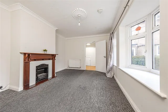 Abbotts Close, Uxbridge, UB8, photo 2