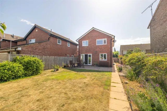 Moor End, Maidenhead, Berkshire, SL6 2YJ, photo 1