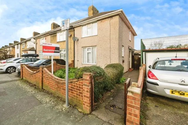 Ilchester Road, Dagenham, RM8, photo 1