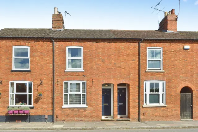 High Street, Stony Stratford, MK11, photo 1