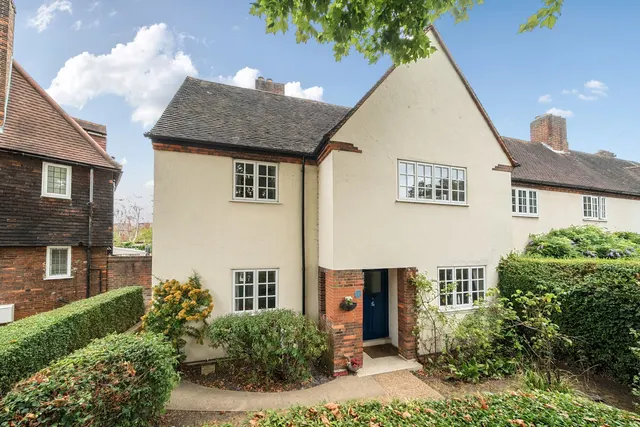 Well Hall Road, SE9, photo 1