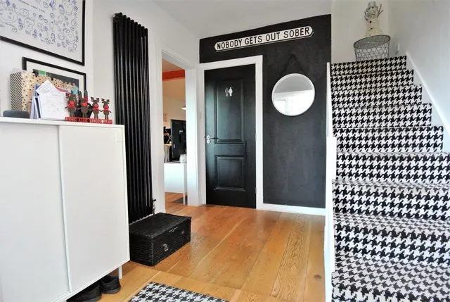 Photo 2 — Lindsay Close, Stanwell, Staines-Upon-Thames, London, TW19 7LF