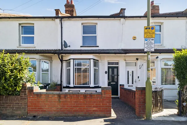 Queens Avenue, Watford, Watford, WD18 7NS, photo 1