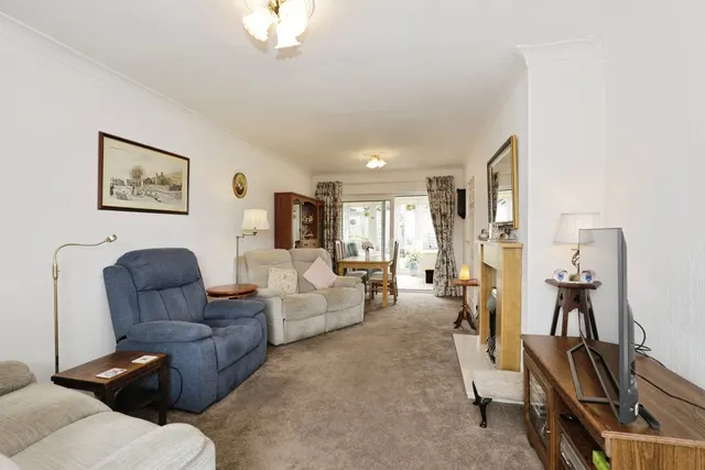 Photo 3 — Woodlands Rise, Harrogate, North Yorkshire, HG2