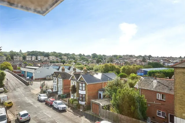 Park Road, Ryde, PO33, photo 2
