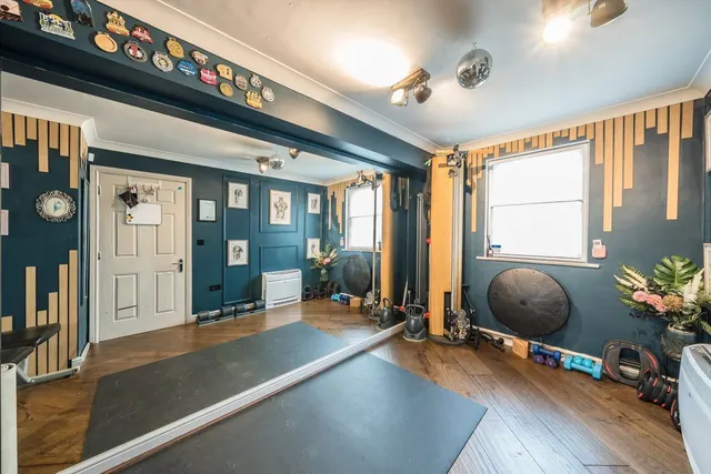 Thames Street, TW16, photo 2