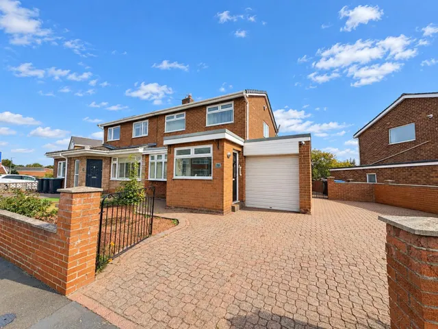 Willowtree Avenue, Gilesgate, DH1, photo 1