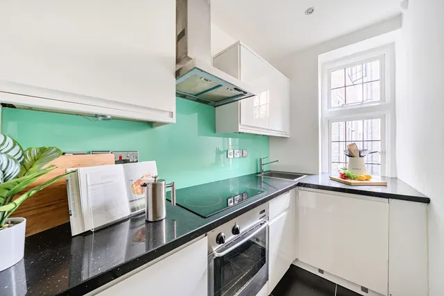 Photo 3 — 5 Melcombe Regis Court, 59 Weymouth Street, London