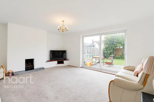 Oakhurst Road, Rayleigh, SS6, photo 3