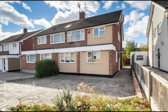 Oakhurst Road, Rayleigh, SS6, photo 1