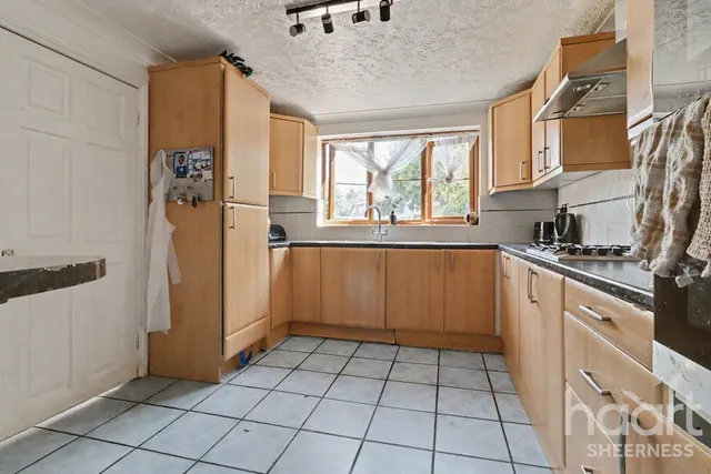 Waverley Avenue, Minster, ME12, photo 3