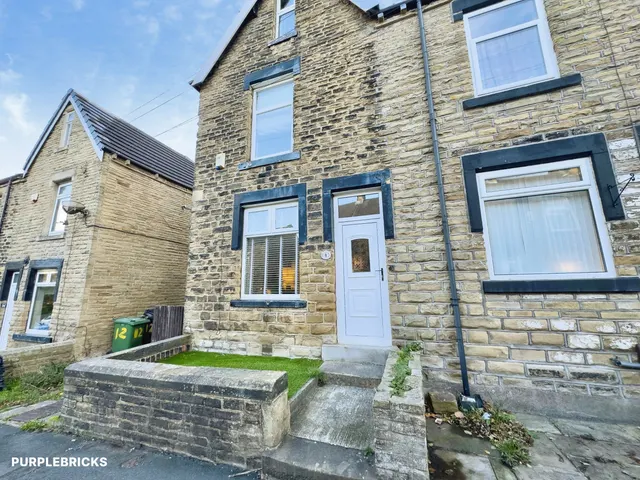 Wood Vine Street, Pudsey, LS28, photo 3